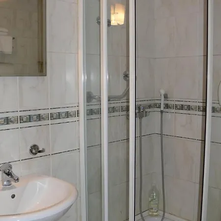 Tadz Hotel 4*