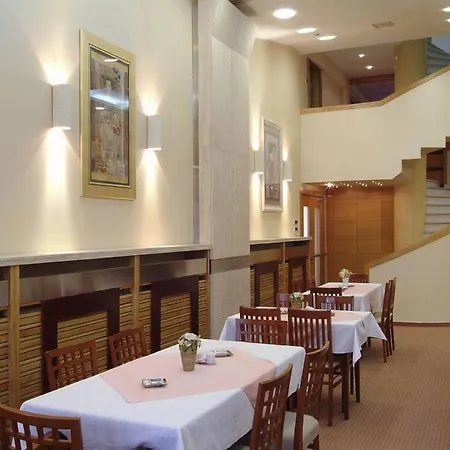 Hotel Tadz 4*
